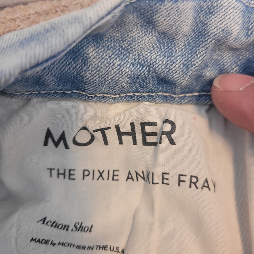 Mother Pixie Ankle Fray Button Fly Jeans. Action Shot. Size 25. New Without Tags - Picture 7 of 9